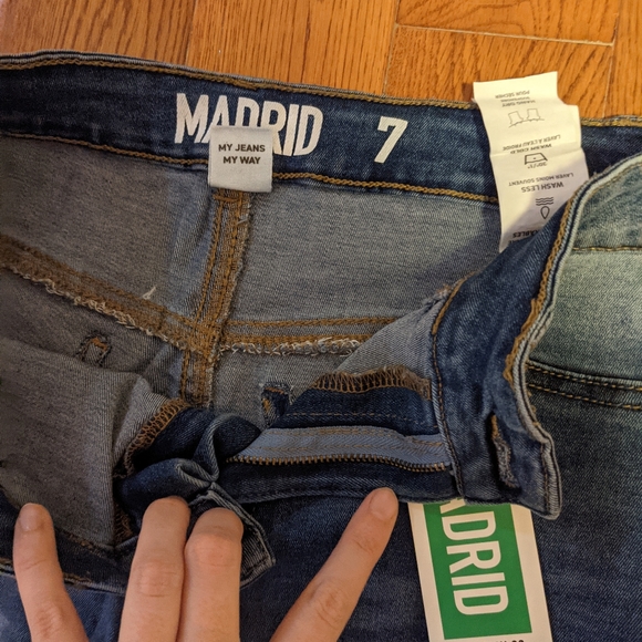 New Size 7 Urban Planet Jeans Never Worn - Picture 2 of 3